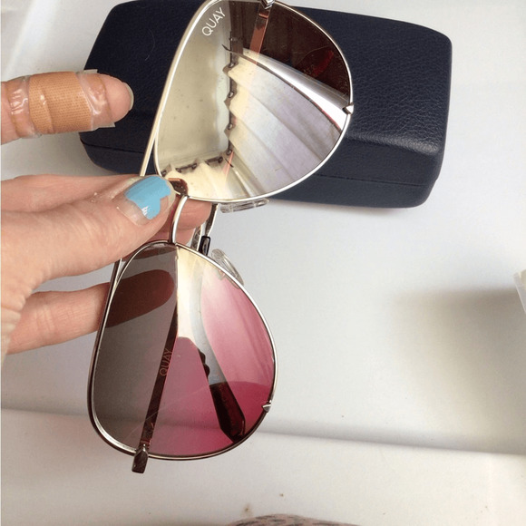 NEW ! Rare Quay Australia High Key Silver Frame with Pink Tint Sunglasses